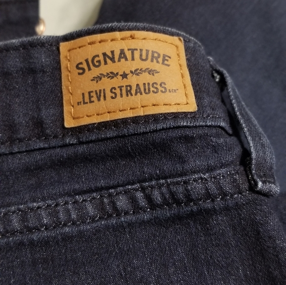 Size 18 midrise bootcut jeans - Picture 3 of 5